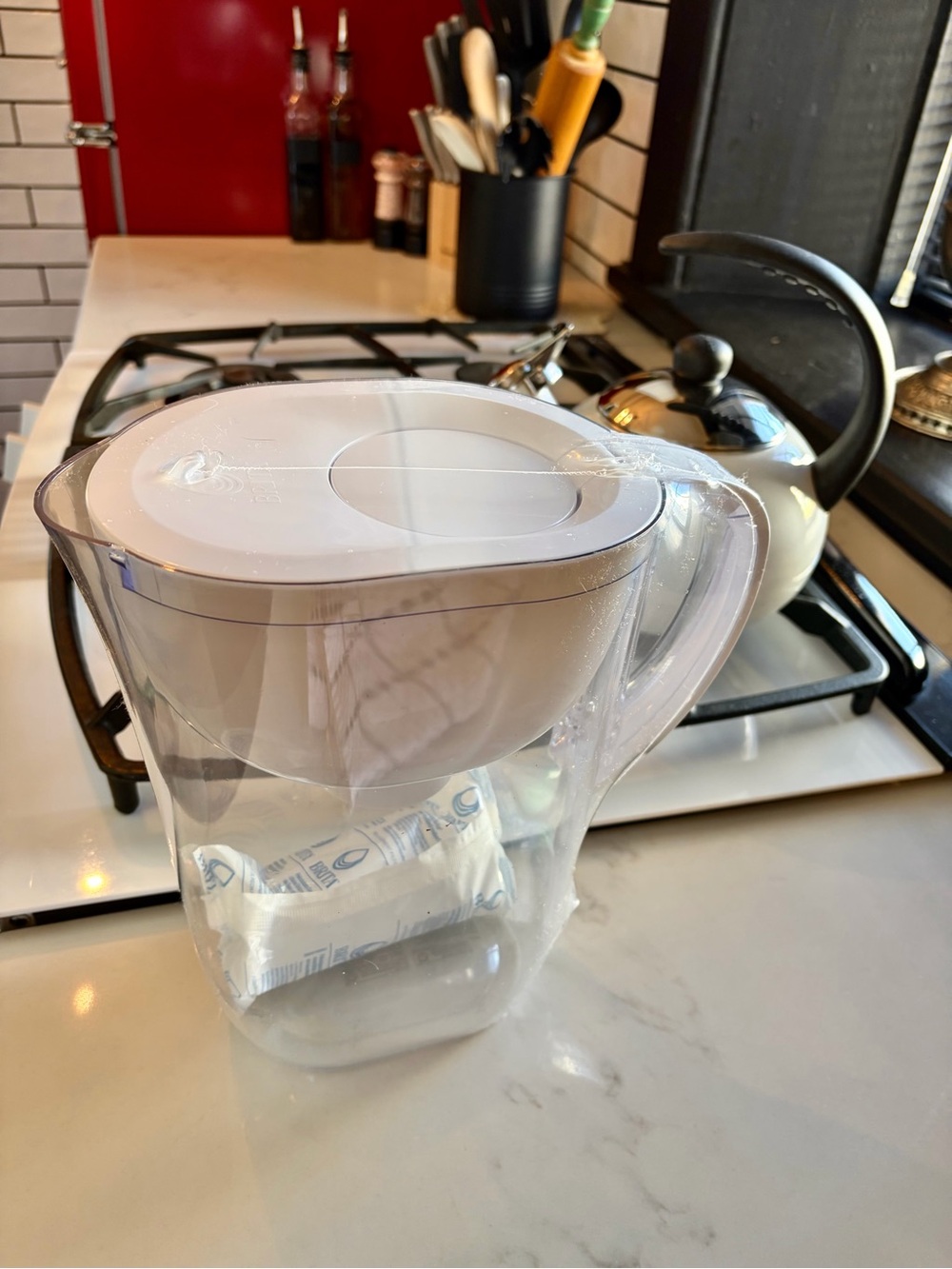 New! Brita Water Filtration System - Picture 3 of 9